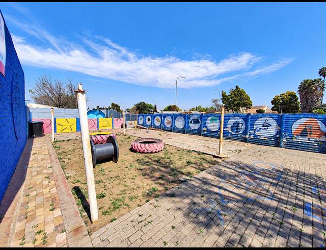 2 BEDROOM HOUSE FOR SALE IN VANDERBIJLPARK SE 1